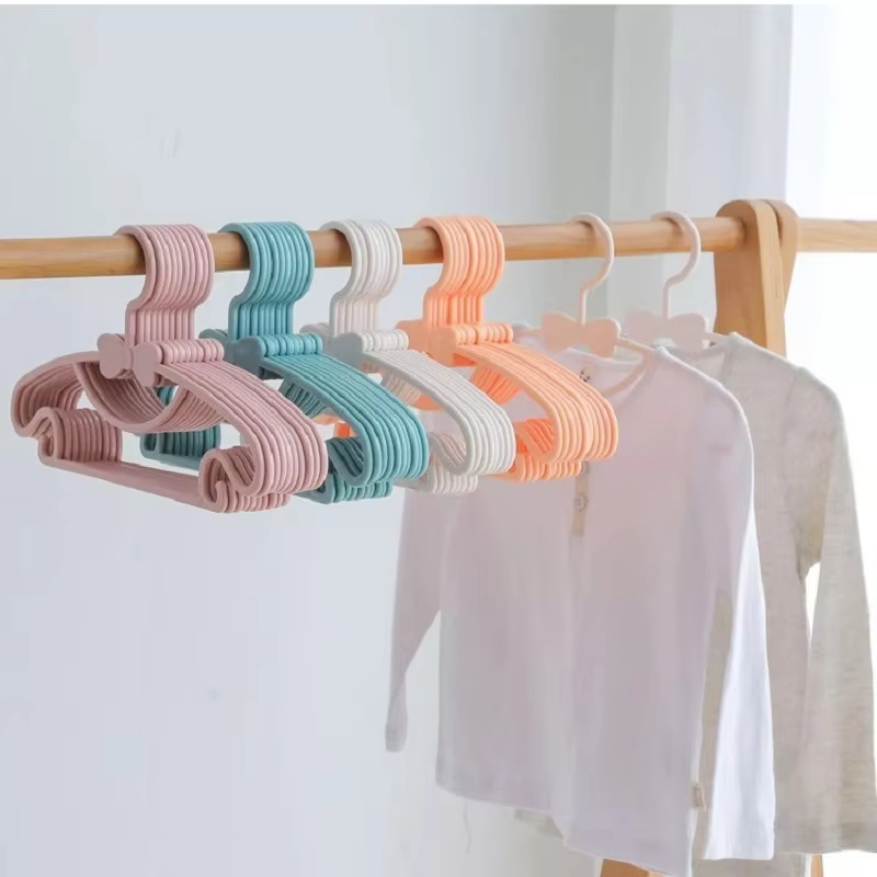 ไม้แขวนเสื้อเด็กแบบพกพา 10 ชิ้ - Baby Clothing Display บทวิจารณ์และราคา